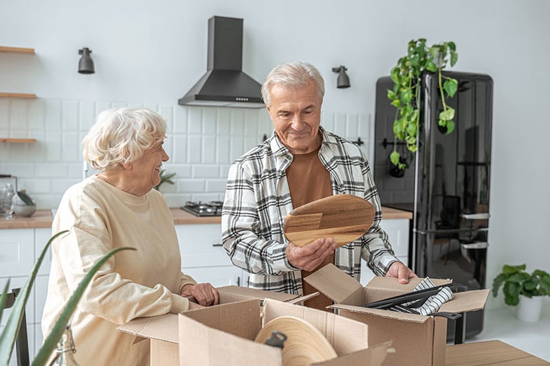 what-to-pack-when-your-aging-parents-move-to-assisted-living-img